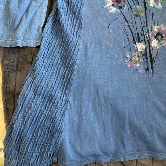 Jess & Jane Artsy Floral Tunic – Distressed Textured Fabric – 1X – Made in USA - Picture 15 of 16